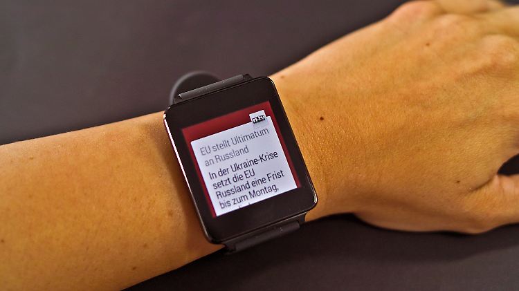 Breaking News zeigt die G Watch an, sobald sie auf dem Smartphone eingehen.