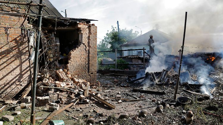 Die Zerstörungen gehen weiter: Ein Haus in Slawjansk nach einem Bombeneinschlag.
