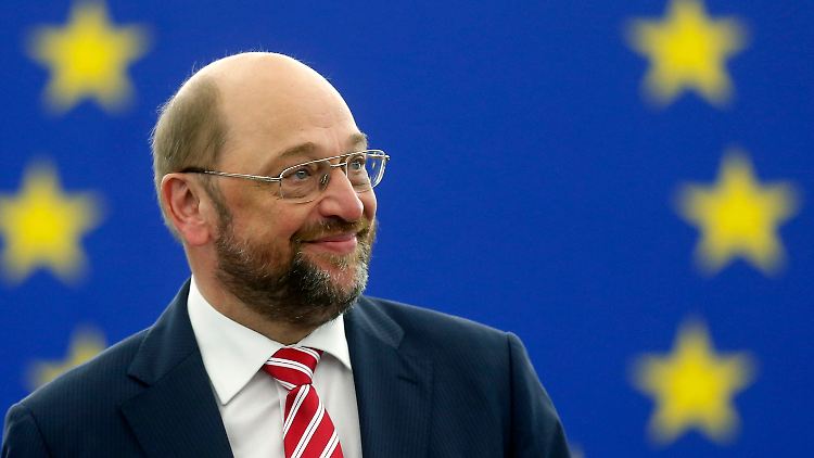 Traumjob hin oder her: Schulz strahlt nach seiner Wiederwahl.
