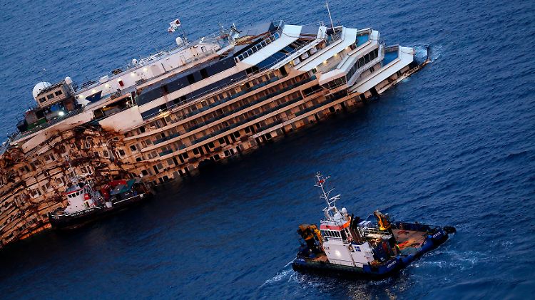 Hunderte Millionen Euro hat die Bergung der Costa Concordia bisher gekostet - und noch ist sie nicht beendet.