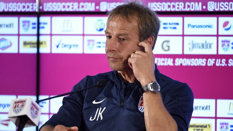Jürgen Klinsmann ist wieder mal unglücklich über den Fußball-Weltverband.
