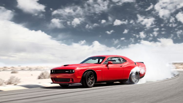Mit 881 Newtonmeter kann man locker die Gummis des Dodge Challenger SRT Hellcat wegbrennen.