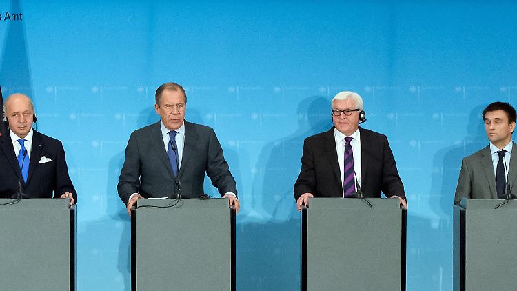 Schon im Juli kamen Fabius (l.), Lawrow , Steinmeier und Klimkin (r.) in Berlin zusammen.