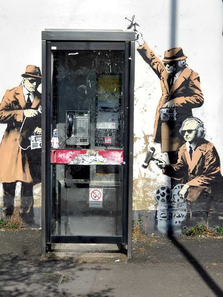 Der NSA bedient sich etwas modernerer Methoden als diese zwielichtigen Herren.
