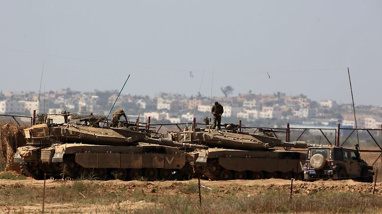 Merkava-Panzer an der Grenze zum Gazastreifen. 
