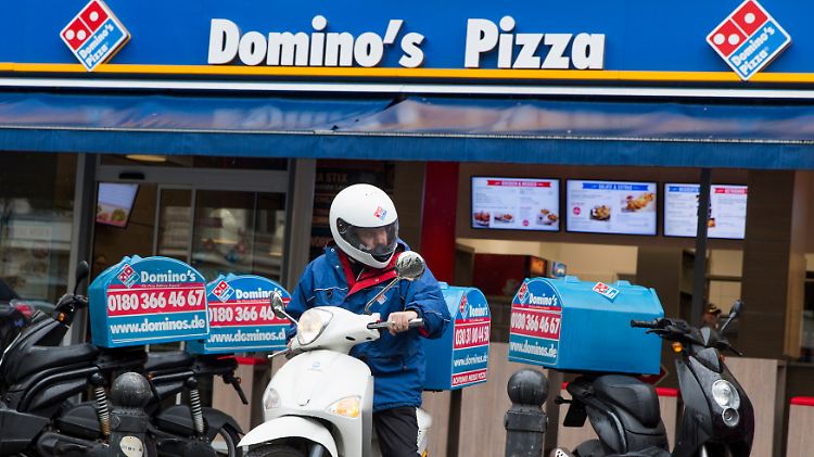 Wenn die Zeit drängt, greift man bei Domino's auch mal in die Aldi-Tiefkühlkiste.