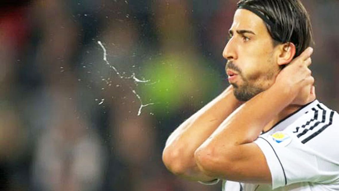 Spuckende Fußballer.JPG