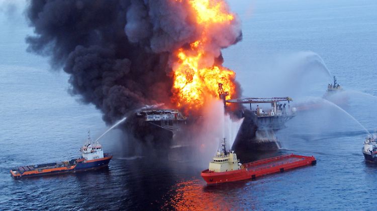 Bei der Explosion der "Deepwater Horizon" starben elf Menschen. Die Schäden für die Umwelt durch das augetretene Öl sind gravierend. 