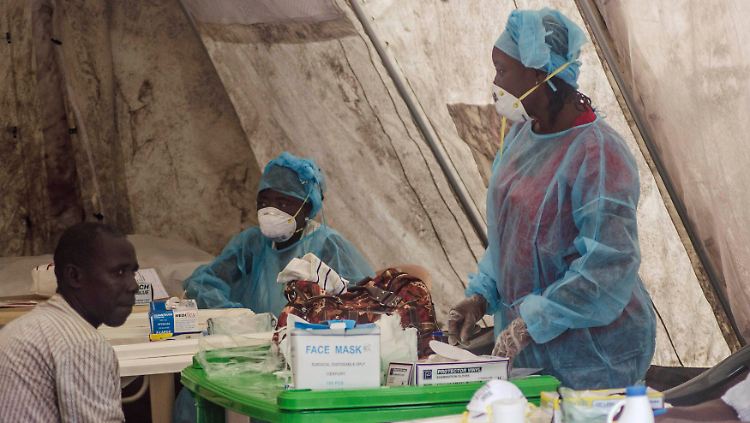 In Guinea, Liberia und Sierra Leone sind bisher 759 Ebola-Fälle bestätigt worden. 467 Patienten starben an dem Virus. Am schlimmsten betroffen ist weiterhin Guinea, wo die Krankheit im März erstmals aufgetreten war.