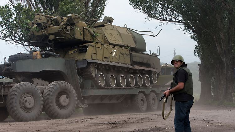 Ukrainischer Kriegstransport bei Slawjansk.