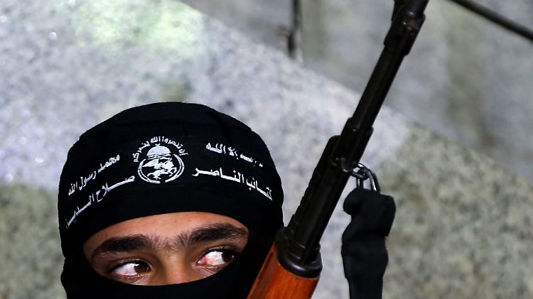 Spätestens seit dem Mord des 16-Jährigen Abu Chder droht ein neuer Palästinenseraufstand. Die Hamas steht mit Waffen bereit.