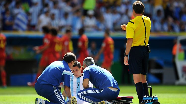 Ángel di María verletzte sich im Viertelfinalspiel gegen Belgien.