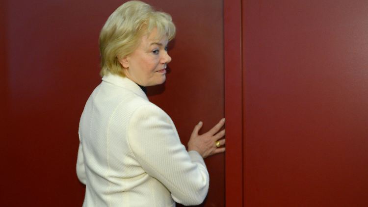 Erika Steinbach legt das Amt der Chefin des Vertriebenenverbands nieder.