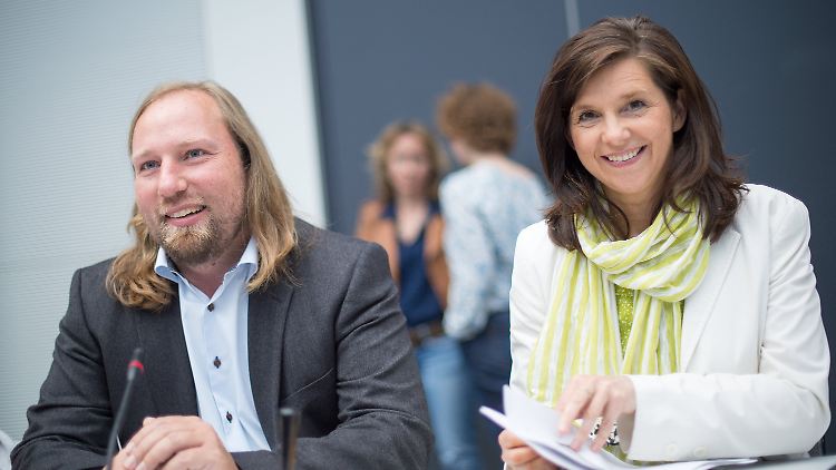 Die grüne Fraktionsspitze kann sich über etwas mehr Zustimmung freuen: Anton Hofreiter und Katrin Göring-Eckardt.