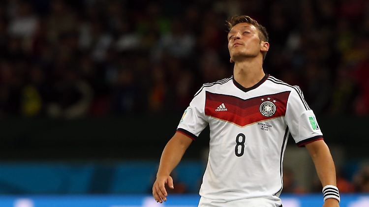 Lichtjahre von seiner Bestform entfernt: Mesut Özil.