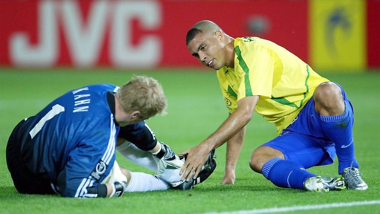 Der "Titan" und Ronaldo standen im Fokus beim bisher einzigen Aufeinandertreffen zwischen Deutschland und Brasilien bei einer Fußball-WM im Finale 2002.