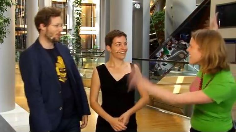 Die grünen Europaabgeordneten Jan Philipp Albrecht, Ska Keller und Terry Reintke (v.l.) berichten über die jüngste Plenarsitzung.