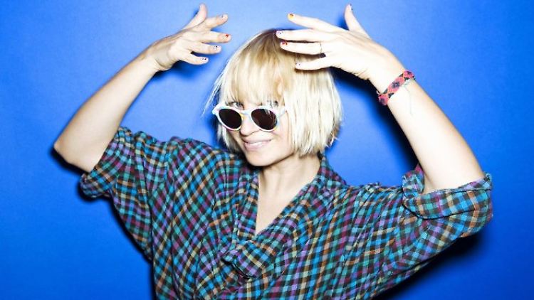sia.jpg