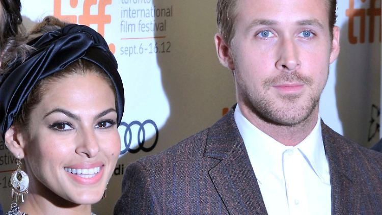 Eva Mendes und Ryan Gosling lernten sich 2011 bei Dreharbeiten kennen und sind seitdem ein Paar.
