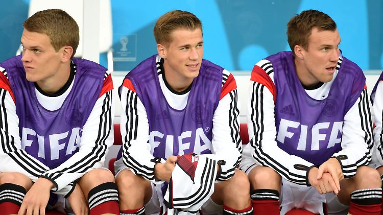 Kevin Großkreutz, Erik Durm und Matthias Ginter (v.r) haben bislang als einzige Feldspieler noch keinen WM-Einsatz gehabt. 