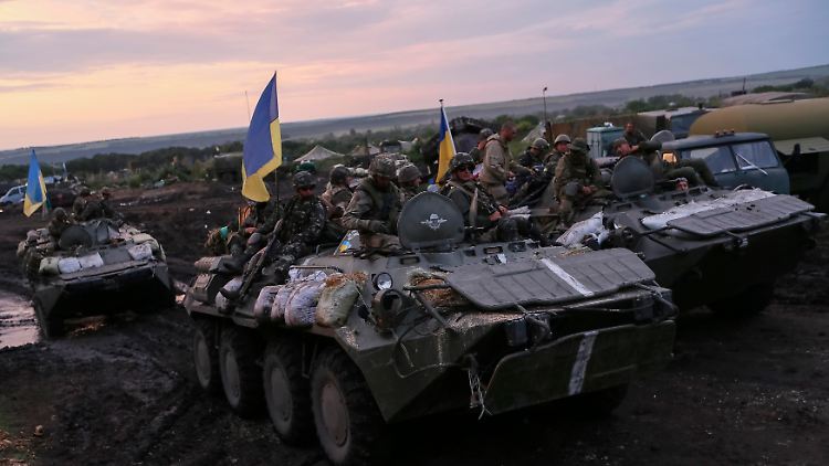 Ukrainische Truppen vor Slawjansk - inzwischen ist die Armee weiter vorgestoßen.