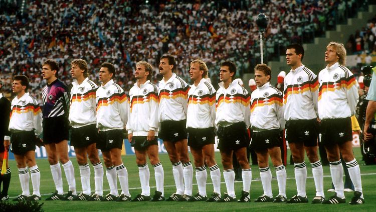 Die Startelf im WM-Finale 1990 gegen Argentinien (v.l.): Matthäus, Illgner, Buchwald, Augenthaler, Völler, Kohler, Brehme, Littbarski, Häßler, Berthold, Klinsmann.
