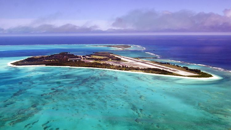 Das Atoll bot im Kalten Krieg über 3000 Soldaten eine Unterkunft.  Heute leben auf Midway rund 30 Menschen. 
