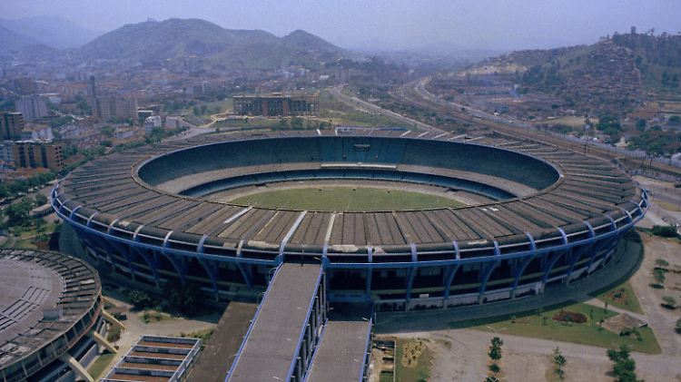 Das Maracanã vor dem Umbau: Im seinerzeit größten Stadion Südamerikas fanden rund 210.000 Menschen Platz.