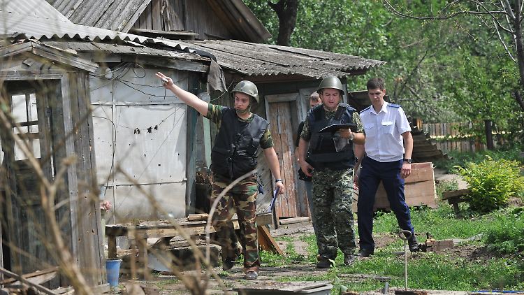 Der Beschuss ereignete sich in der russischen Stadt Donezk in der Oblast Rostow, unmittelbar an der Grenze zur Ukraine und der dortigen Oblast Donezk. Russische Sicherheitskräfte untersuchen den Vorfall.