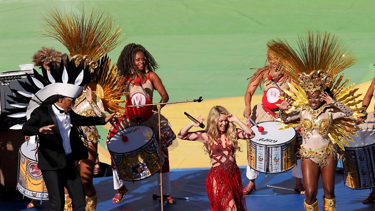 Nach 2006 und 2010 trat Kolumbiens Popstar Shakira zum dritten Mal bei einer WM-Feier auf.