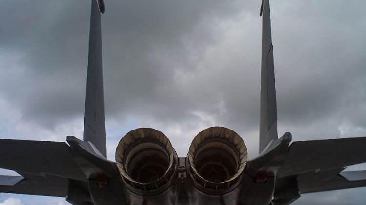 Das Heck einer F-15E "Strike Eagle" aus US-Produktion: Ohne die Russen und die "Lightning II" wittern Hersteller bewährter Maschinen neue Chancen.