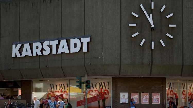 2014-07-11T120548Z_1037208067_GM1EA7B1JLF01_RTRMADP_3_GERMANY.JPG6543912600866299054.jpg