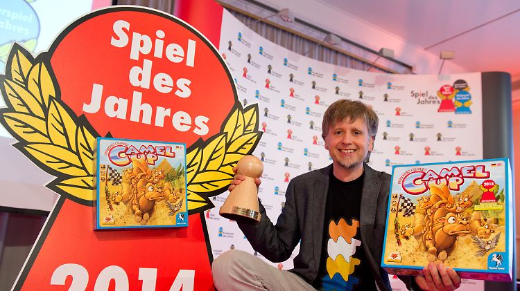 Stefan Bogen hat das neue "Spiel des Jahres" namens "Camel Up" erfunden.