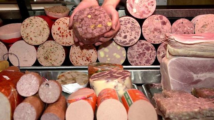 Behörden verhängen Millionenstrafen gegen Wursthersteller.