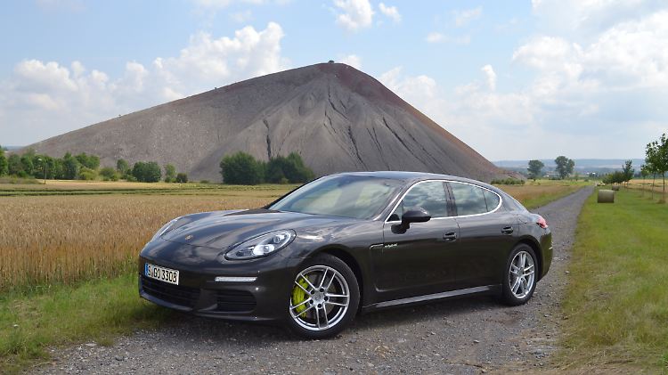 Trotz seiner Länge von fünf Metern ist der Panamera S E-Hybrid ein waschechter Sportler.