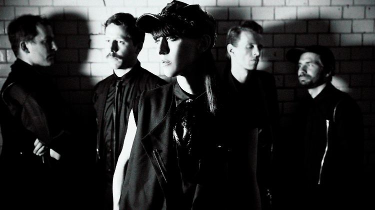 Die Band: Esther Perbandt, Alexander Scheer, Lars Kwiatkowski, Daniel Nentwig und Tony Clifton.