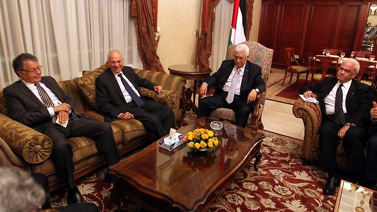 Palästinenserpräsident Mahmud Abbas traf in Kairo zunächst Hamas-Vertreter aus Gaza. Später stießen die Israelis dazu.