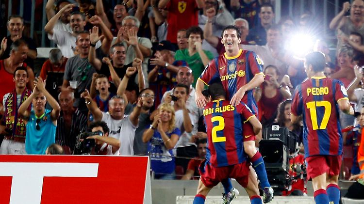 Superstar in super Form: Lionel Messi spielte der Sevilla-Abwehr im Camp Nou Knoten in die Beine.