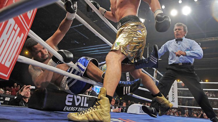 Das Duell zwischen Marco Huck und Matt Godfrey war nie ein Kampf auf Augenhöhe.