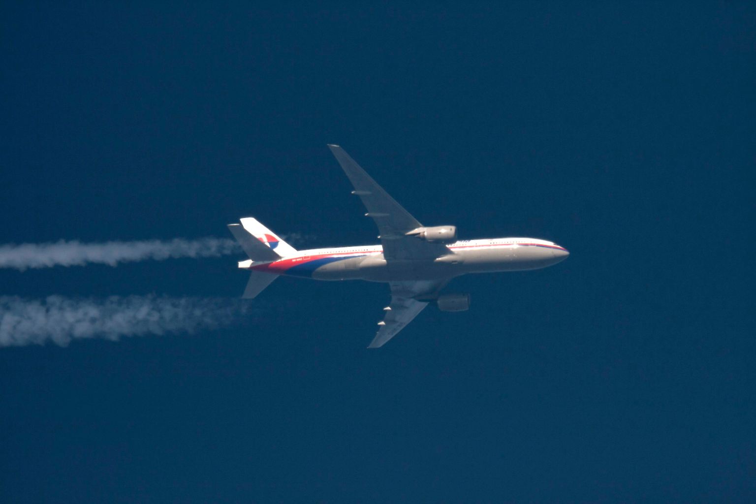 Am 17. Juli 2014 startet ein Passagierflugzeug der Malaysia Airlines vom Amsterdamer Flughafen Schiphol mit 298 Menschen an Bord. 