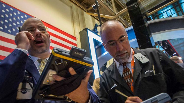Ein nahezu vollbesetzter Passagierjet fällt dem Ukraine-Konflikt zum Opfer: An der New Yorker Wall Street treten Konjunkturdaten und Unternehmenszahlen in den Hintergrund.