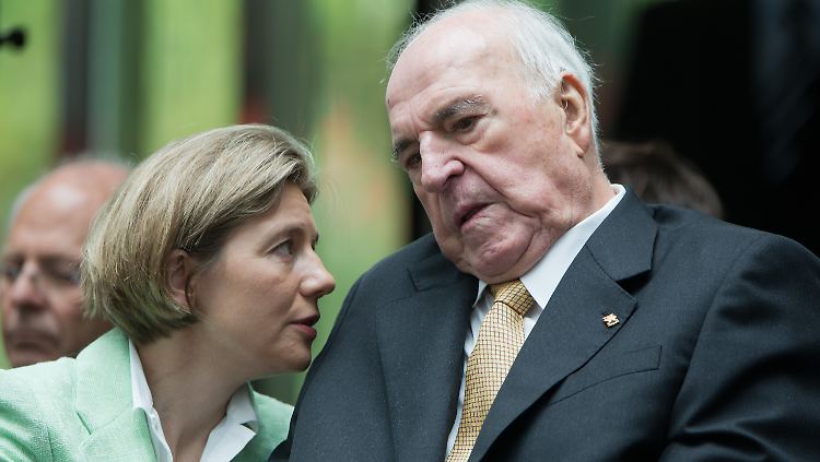 Helmut Kohl streitet vor Gericht mit seinem Biografen Heribert Schwan.