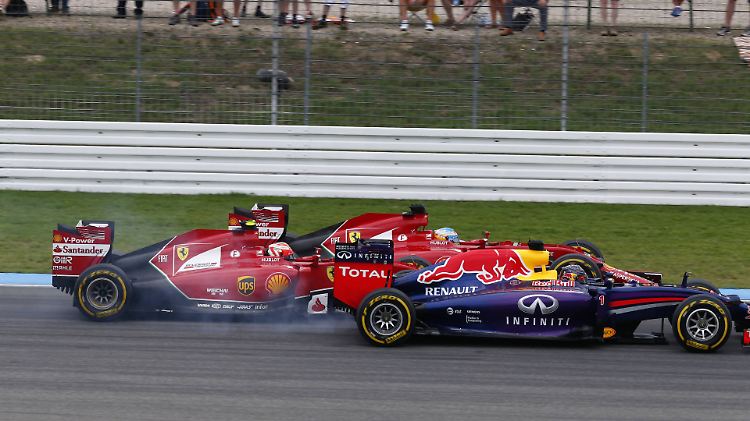 Im Dreikampf zwischen Kimi Räikkönen, Fernando Alonso und Sebastian Vettel ging es hoch her.
