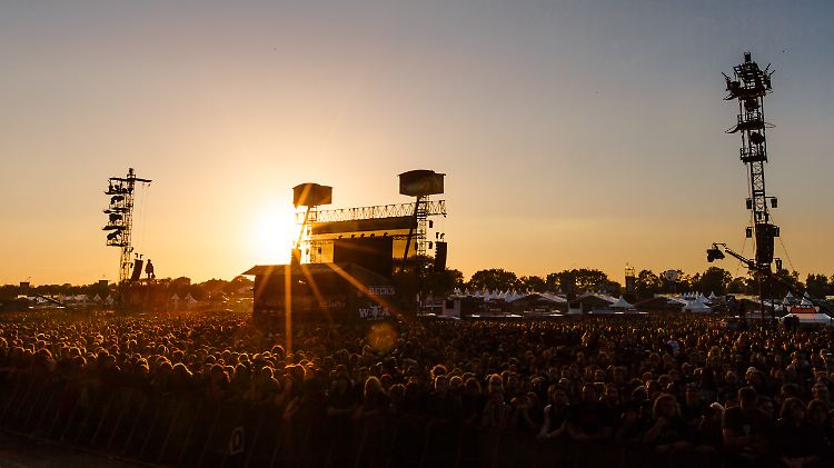 Please let the sun go down on me!