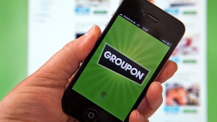 Mehr als die Hälfte der Geschäfte tätigen Groupon-Kunden mittels mobiler Geräte.