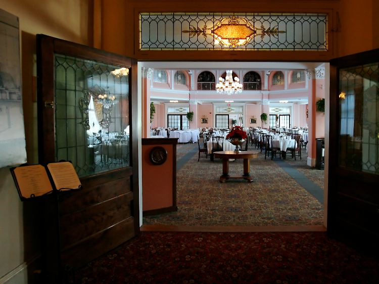 Der Hauch der Geschichte: Blick in den großen Speisesaal des 1902 eröffneten Hotels Mount Washington. Hier saßen die Experten zusammen.