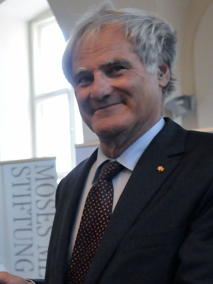 Julius H. Schoeps kam 1942 in Schweden zur Welt. Seit 1948 lebt der Historiker in Deutschland. Er ist Direktor des Moses Mendelssohn Zentrums für europäisch jüdische Studien an der Uni Potsdam und Vorsitzender der Moses Mendelssohn Stiftung.
