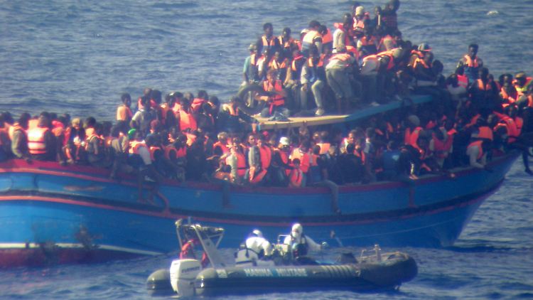 Zehntausende flüchten jedes Jahr über das Meer.