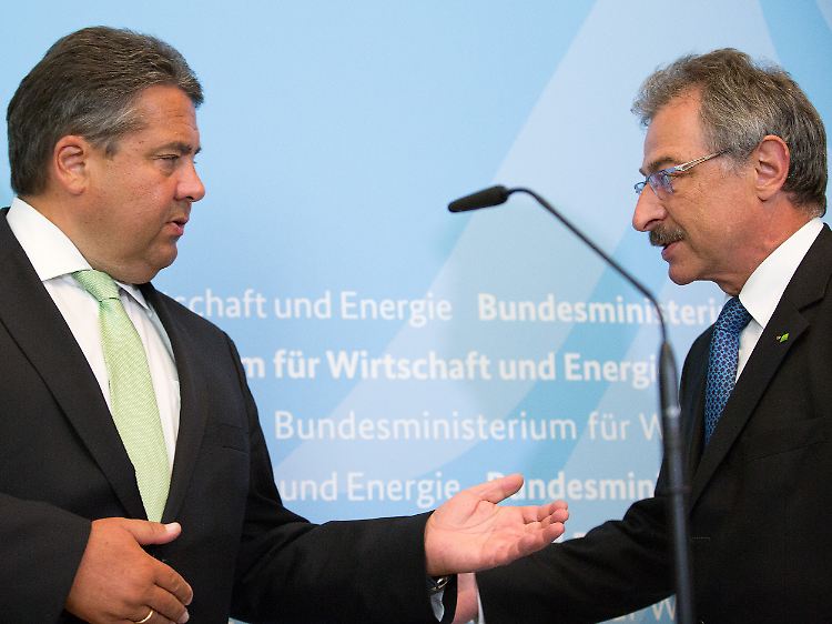 Haben sich derzeit viel zu sagen: Bundeswirtschaftsminister Sigmar Gabriel (l.) und Bitkom-Präsident Dieter Kempf.