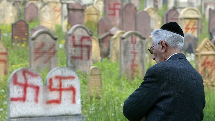Antijüdische Vorfälle wie auf diesem Friedhof im Elsass mehren sich in Frankreich.
